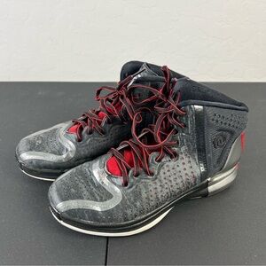 Adidas D Rose 4 Sz. 6 Black Red Grey Derrick
Rose Adiprene